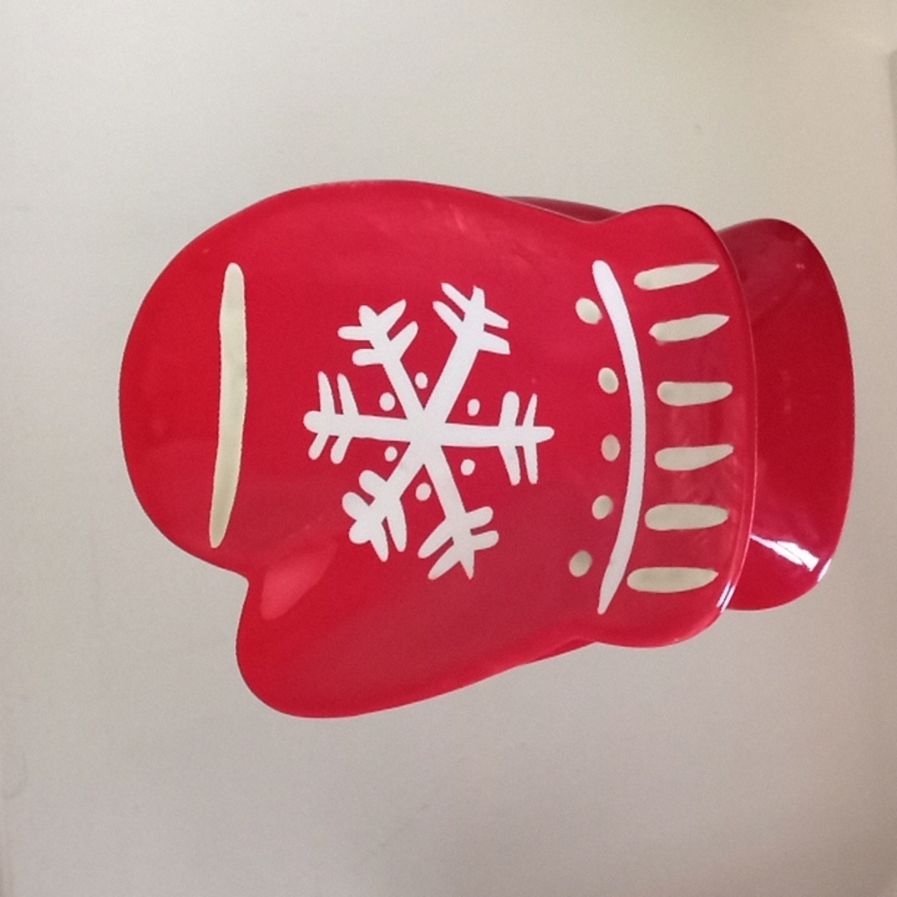 Hallmark Christmas Red Snowflake Holiday Mitten